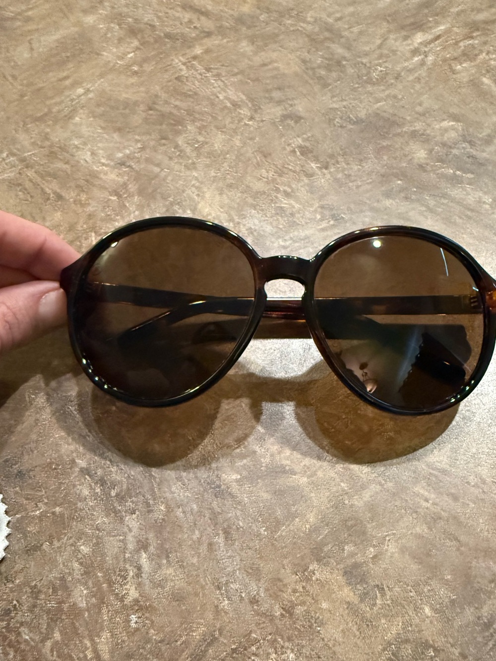 ELECTRIC RIOT Oversized Round Tortoiseshell
Sunglasses - Brown Lenses